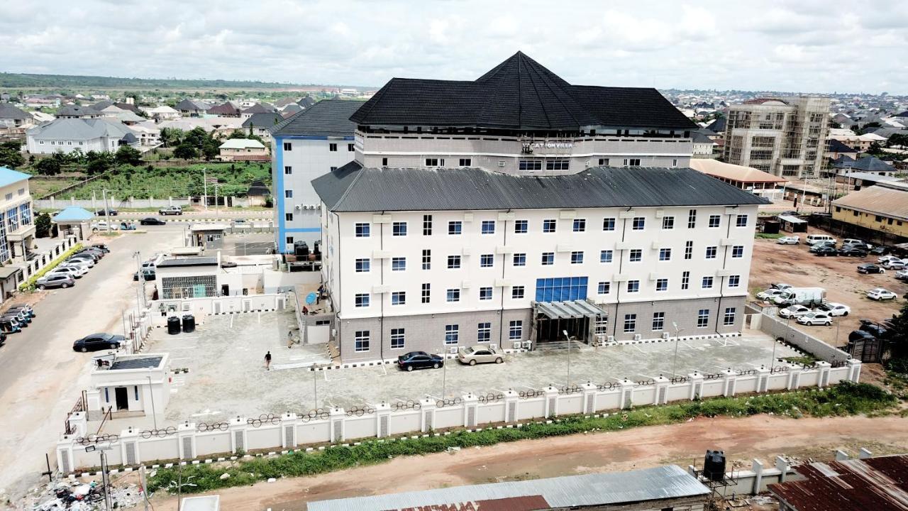 Vacation Villa Hotels And Suites Asaba Bagian luar foto