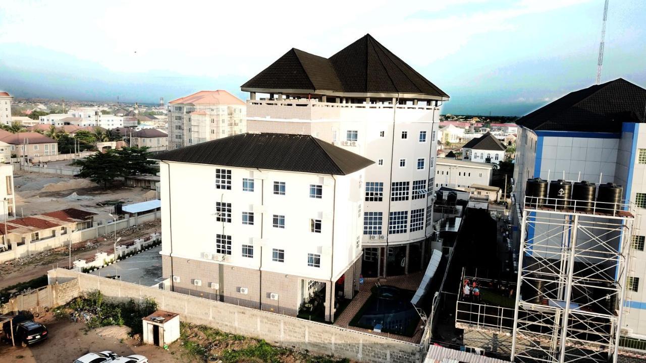 Vacation Villa Hotels And Suites Asaba Bagian luar foto