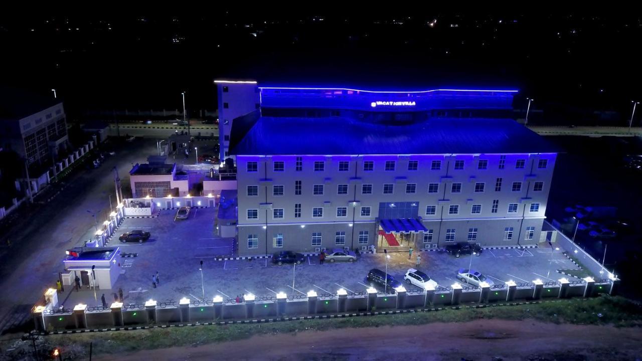 Vacation Villa Hotels And Suites Asaba Bagian luar foto