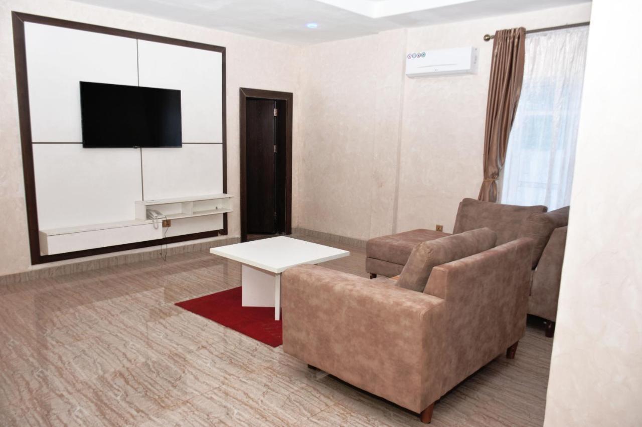 Vacation Villa Hotels And Suites Asaba Bagian luar foto